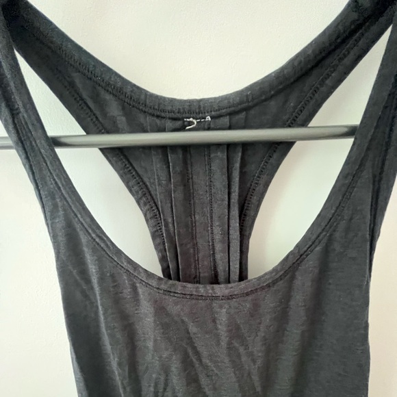 Love Tank (Pleated) - Picture 2 of 3